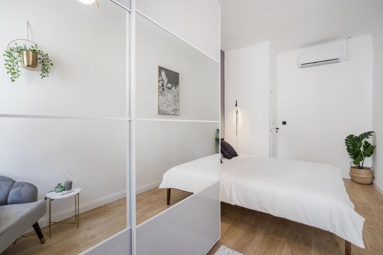 Tilia Luxury Apartment - 3 Bedrooms With Ac Budapešť Exteriér fotografie