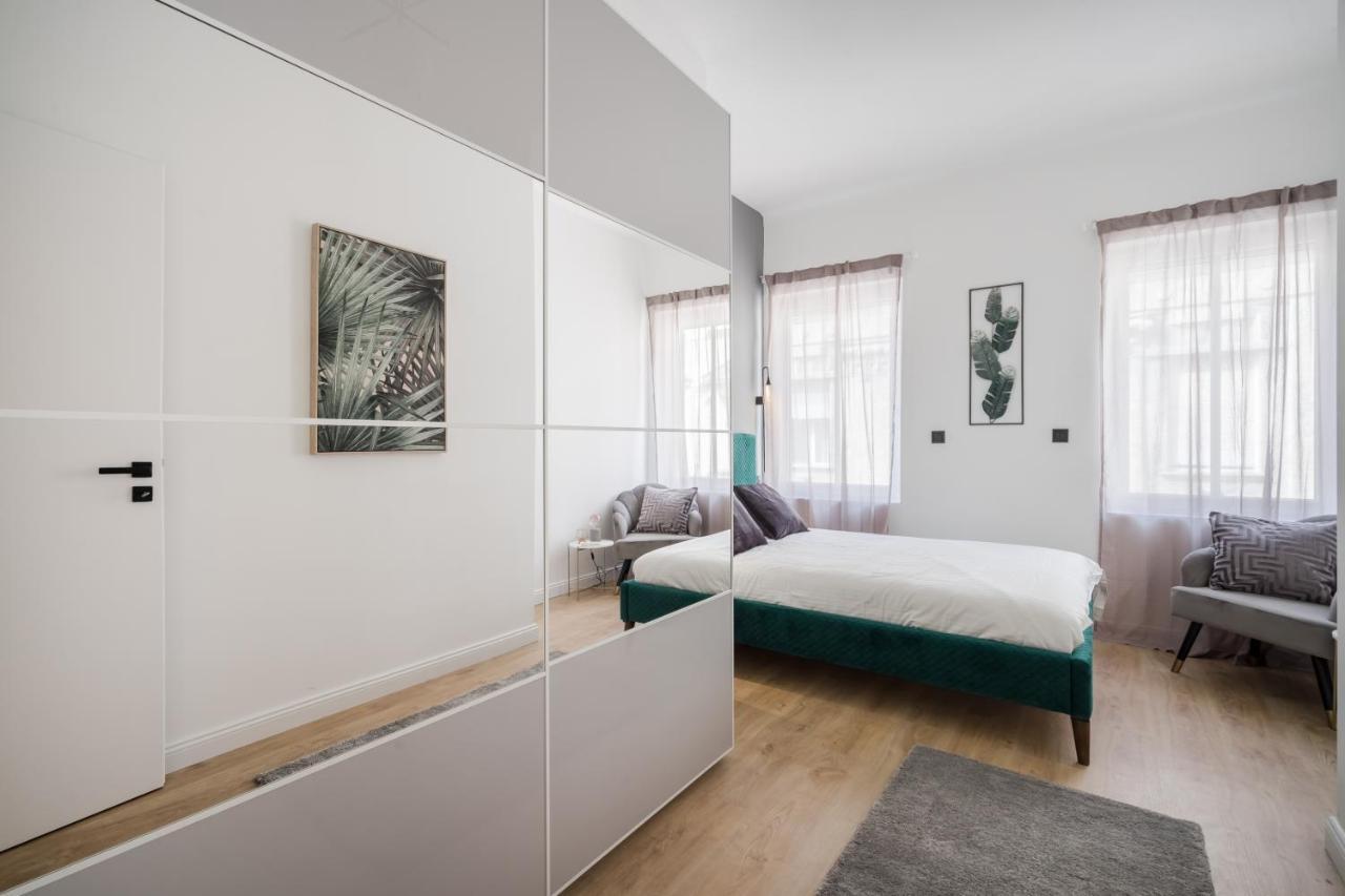 Tilia Luxury Apartment - 3 Bedrooms With Ac Budapešť Exteriér fotografie